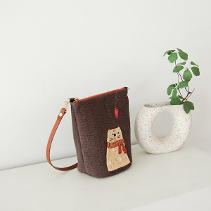 [바이핸즈] 퀼트패키지 가방 - 누빔 고양이 숄더백 (개)