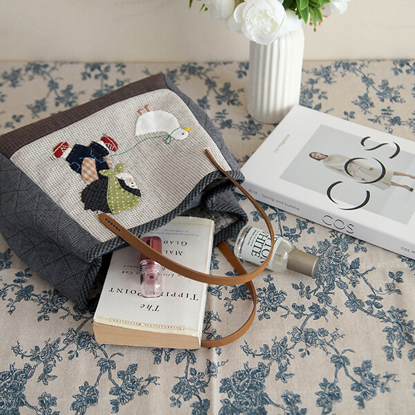 [바이핸즈] 퀼트패키지 가방 - 주근깨소녀 토트백