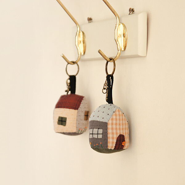 [바이핸즈] 퀼트패키지 소품 - 하우스 키링 2개 세트