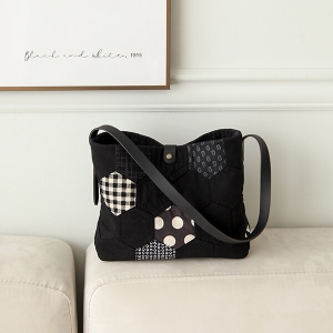 [바이핸즈] 퀼트패키지 가방 - 모노앤시크 숄더백 (개)