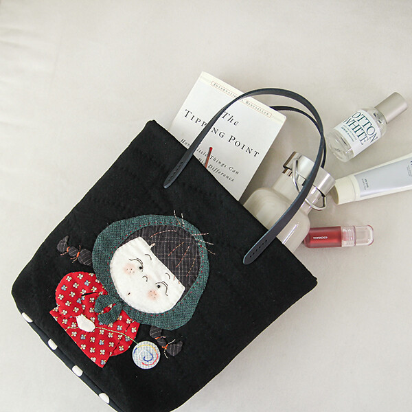 [바이핸즈] 퀼트패키지 가방 - 딸기소녀 토트백