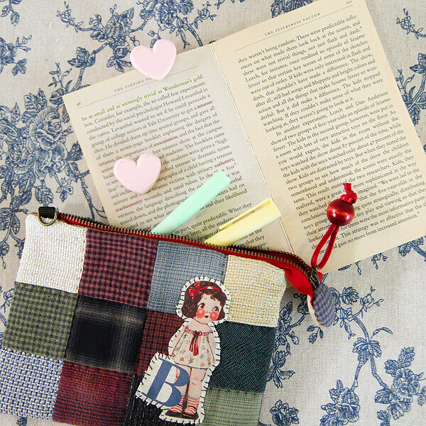 [바이핸즈] 퀼트패키지 가방 -  감성체크 파우치백